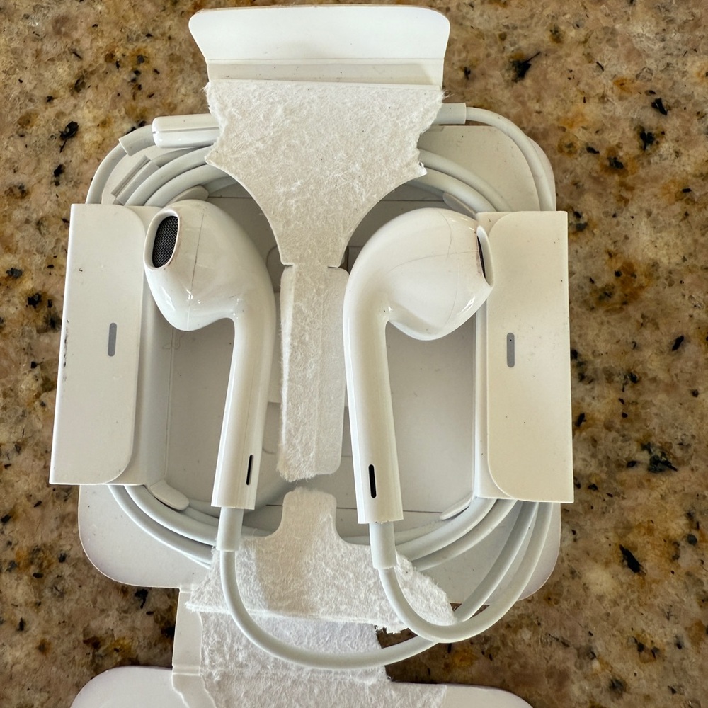 New Apple earphones, unused, still in box